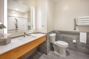 Ένα μπάνιο στο Radisson Hotel Pendleton Airport