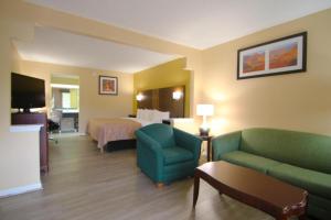 Μια τηλεόραση ή/και κέντρο ψυχαγωγίας στο Quality Inn & Suites Franklin