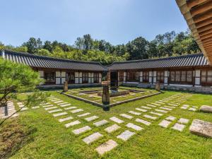 Zahrada ubytování Rakkojae Hahoe Hanok Hotel