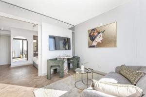 Μια τηλεόραση ή/και κέντρο ψυχαγωγίας στο Easy Stay-One Rosebank