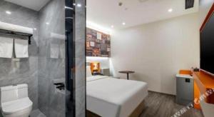 Bilik mandi di 7 Days Inn Baoding Railway Station