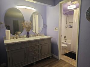 صورة لـ Affordable 2br-2ba Condo - Extra Amenities في لاس فيغاس