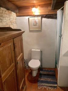 Koupelna v ubytování The Cowshed + 42 fotografií