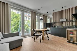 Η κουζίνα ή μικρή κουζίνα στο Montevideo Centrum 2 by Grand Apartments