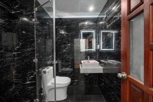 Koupelna v ubytování BIG Hotel Sài Gòn
