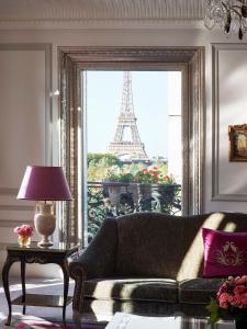 Coin salon dans l'établissement Hôtel Plaza Athénée - Dorchester Collection
