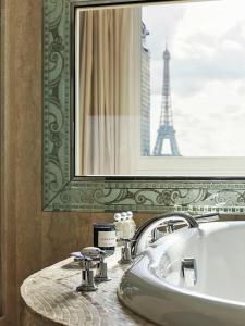 Photo de la galerie de l'établissement Hôtel Plaza Athénée - Dorchester Collection, à Paris