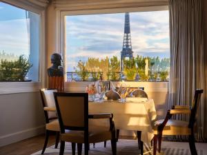 Photo de la galerie de l'établissement Hôtel Plaza Athénée - Dorchester Collection, à Paris