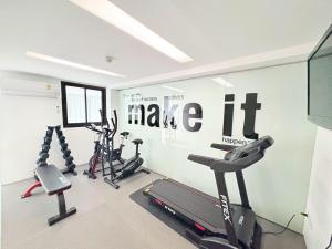 曼谷西隆爱逸酒店的健身房,室内配有几辆健身自行车 更多49张照片