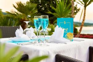 Nápoje v ubytování Parkhotel Pörtschach - Das Hotelresort mit Insellage am Wörthersee + 37 fotografií