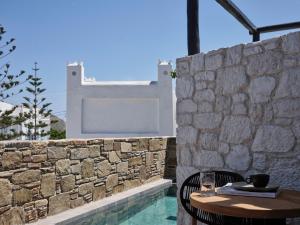 A piscina localizada em Kalea Mykonos ou nos arredores