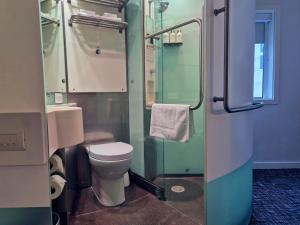 BreakFree on Cashel, an Accor Hotel的一间浴室