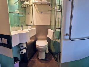 BreakFree on Cashel, an Accor Hotel的一间浴室