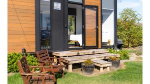 Aed väljaspool majutusasutust Ruffell Ranch Cabin by Tiny Away