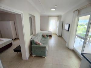 A seating area at Bucak Apart Hotel Göcek & Beach