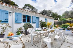 Zahrada ubytování Maison pour 6 adultes 4 enfants à 100m de la plage