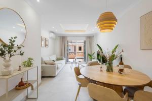 Χώρος καθιστικού στο New modern apartment, 2BR, pool, Flores del Golf