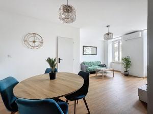 Posezení v ubytování Immeuble complet, 24 couchages, centre ville, proche A75