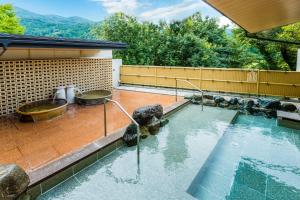 Piscina di 神通峡春日温泉ゆーとりあ越中 o nelle vicinanze