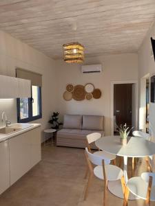 Kuchyň nebo kuchyňský kout v ubytování Nikolas Apartments