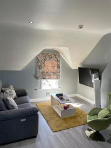 Χώρος καθιστικού στο 1 bed apartment Portrush
