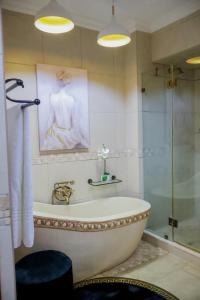 Ένα μπάνιο στο 156 Euphoria, 6-bedroom villa +26 φωτογραφίες