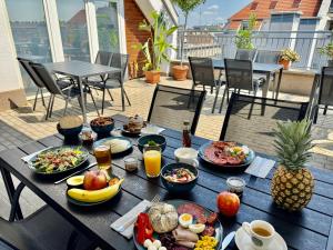 Jídlo v hotelu nebo okolí + 37 fotografií