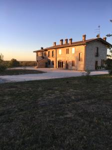 Budova, kde se farma nachází