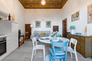 Kuchyň nebo kuchyňský kout v ubytování Appartamento in Palazzo Bucelli