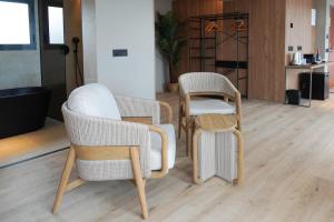 Część wypoczynkowa w obiekcie Marins Suites - Adults Only Hotel