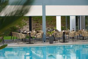 Basen w obiekcie Marins Suites - Adults Only Hotel lub w pobliżu