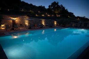 Bazén v ubytování Borgo Sant'Apollinare - Resort nebo v jeho okolí