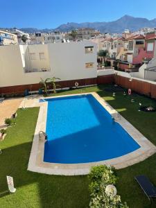 Swimmingpoolen hos eller tæt på Chaparil + 40 billeder