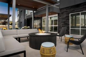 Home2 Suites By Hilton Tooele的休息区