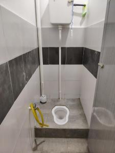 Ένα μπάνιο στο Unit 3 Islam Taqwa Homestay