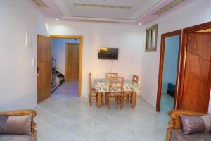 Μια τηλεόραση ή/και κέντρο ψυχαγωγίας στο The Blue Pearl Apartment 1