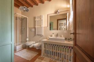 Koupelna v ubytování Casa Marlèn - Medieval Borgo & pool - ItalyWeGo