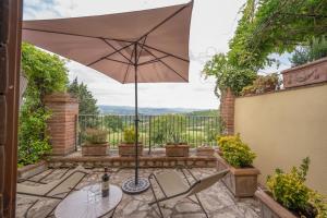 Balkón nebo terasa v ubytování Casa Marlèn - Medieval Borgo & pool - ItalyWeGo