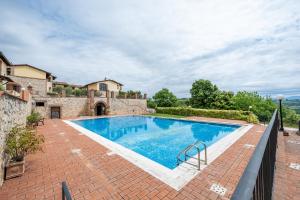 Bazén v ubytování Casa Marlèn - Medieval Borgo & pool - ItalyWeGo nebo v jeho okolí