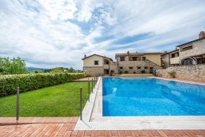 Bazén v ubytování Casa Marlèn - Medieval Borgo & pool - ItalyWeGo nebo v jeho okolí