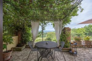 Balkón nebo terasa v ubytování Casa Marlèn - Medieval Borgo & pool - ItalyWeGo