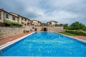 Bazén v ubytování Casa Marlèn - Medieval Borgo & pool - ItalyWeGo nebo v jeho okolí