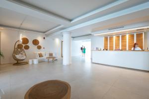 Vstupní hala nebo recepce v ubytování Acrogiali Beachfront Hotel Mykonos + 37 fotografií