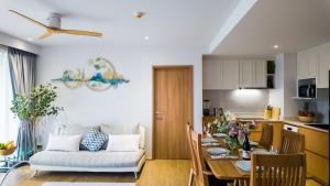 Ruang duduk di Beachside Residence 4 floor, Seaside, 250m to the beach