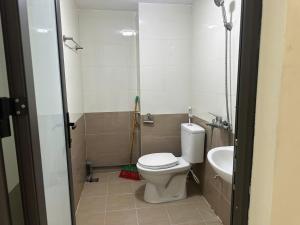 Ein Badezimmer in der Unterkunft nhatroduytan