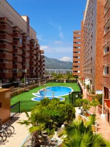 Bazén v ubytování Playa Coral II 3 Nº 1054 nebo v jeho okolí