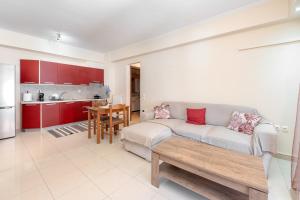 Η κουζίνα ή μικρή κουζίνα στο Tony Cosy new apartment near Pontikonisi - Parking