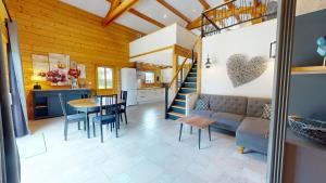 Χώρος καθιστικού στο O Coeur du Bois