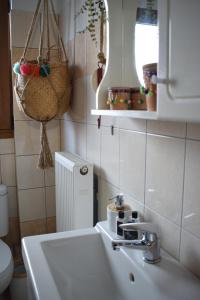 Koupelna v ubytování Platamon Boho Apartment- Με θέα την θάλασσα