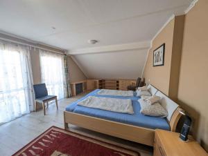 Posteľ alebo postele v izbe v ubytovaní Holiday home in Siofok - Balaton 35459 + 34 fotografií